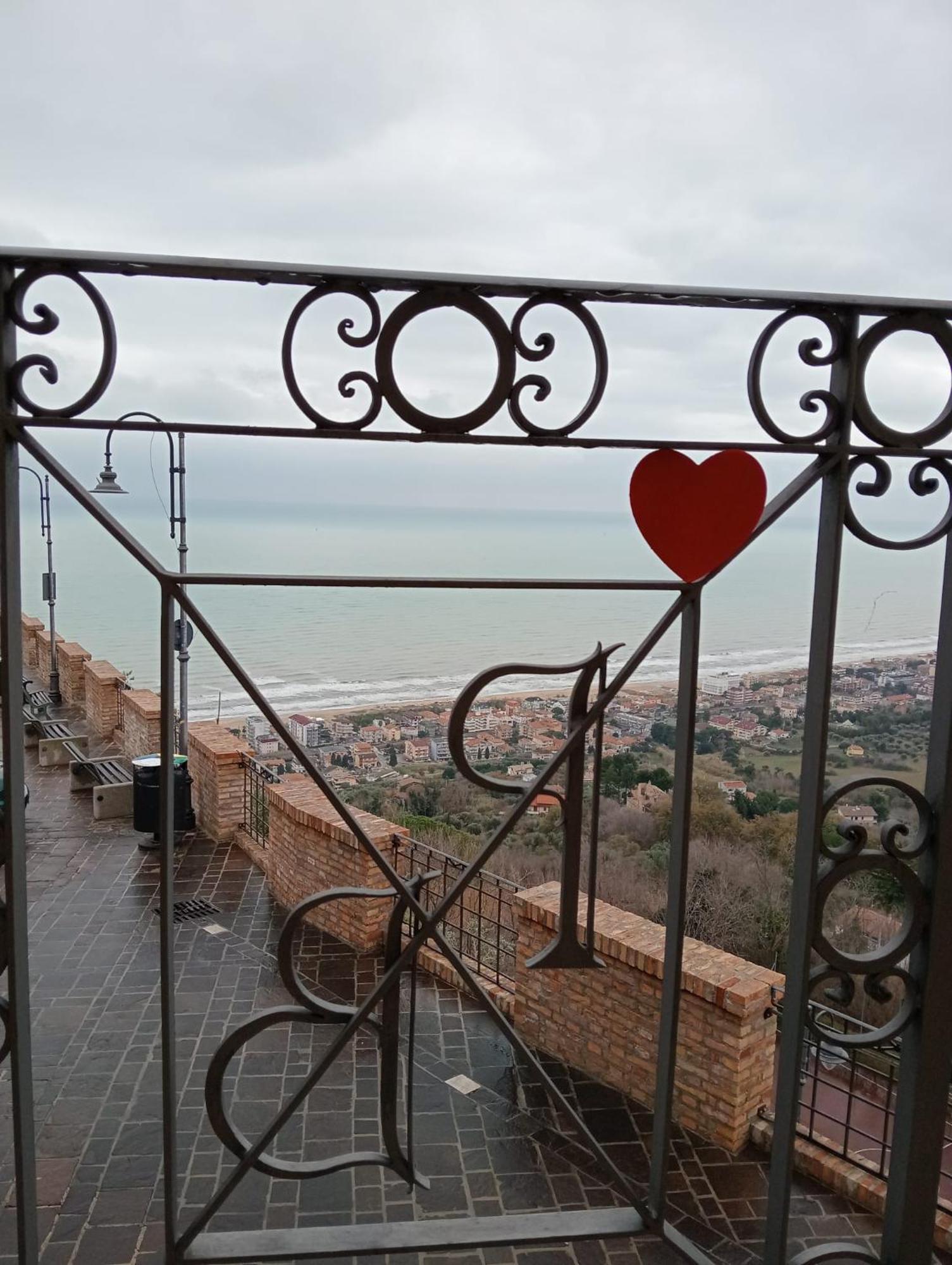 Anpemo Casa Vacanze Silvi Paese Exteriör bild