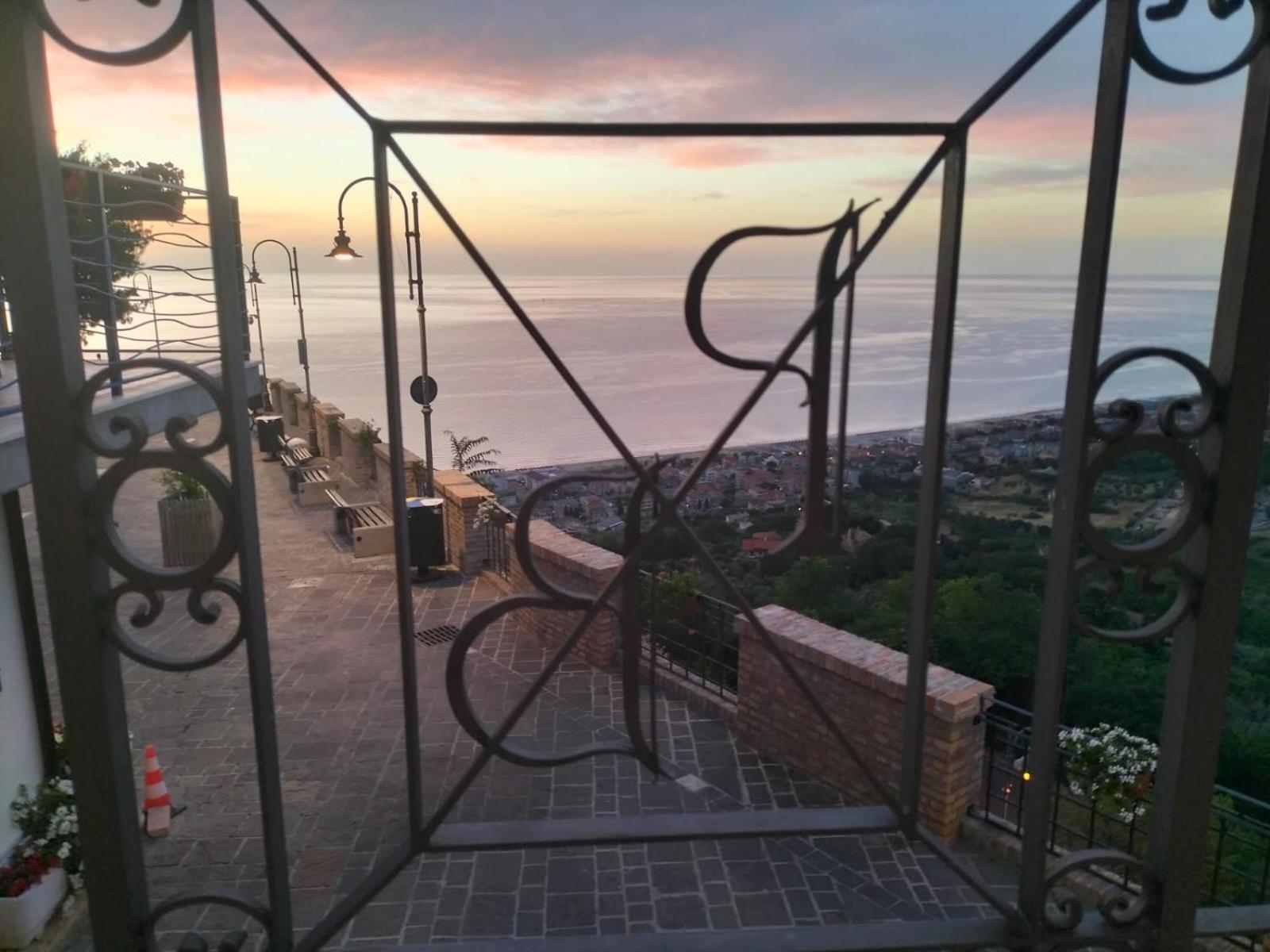 Anpemo Casa Vacanze Silvi Paese Exteriör bild